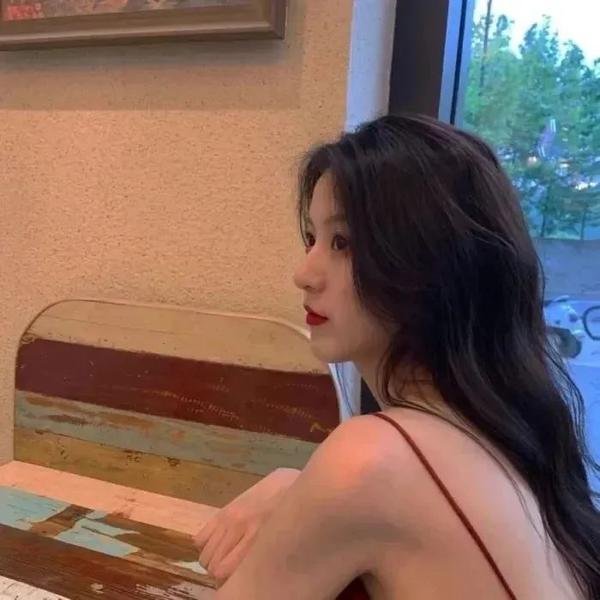 女孩的夏日秘密